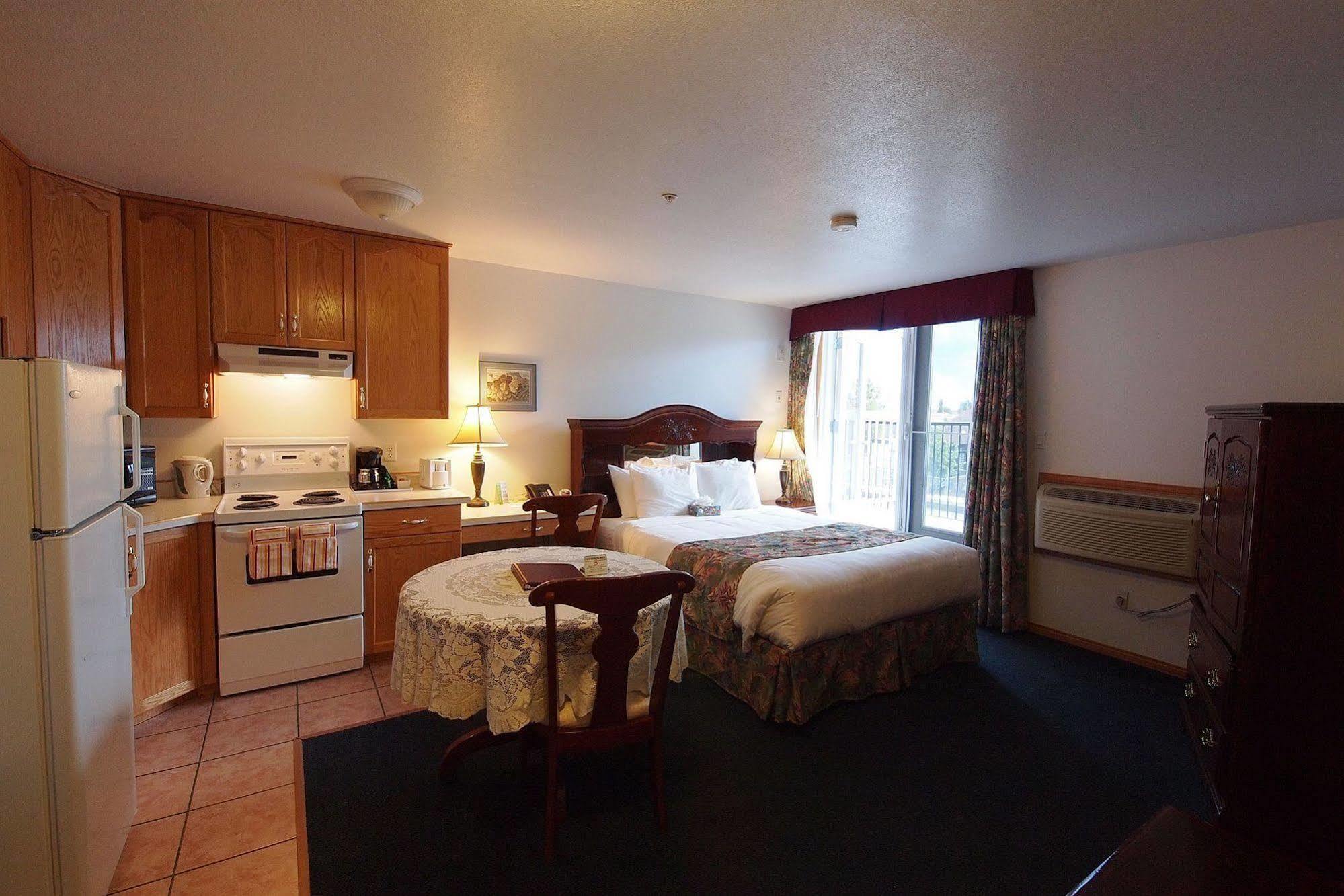Executive House Suites Hotel & Conference Centre High Level Bagian luar foto